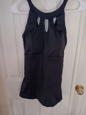 Women’s Black Sleeveless Keyhole Swim Top suit
